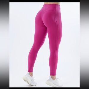alphalete kinetic leggings in arcade pink large
